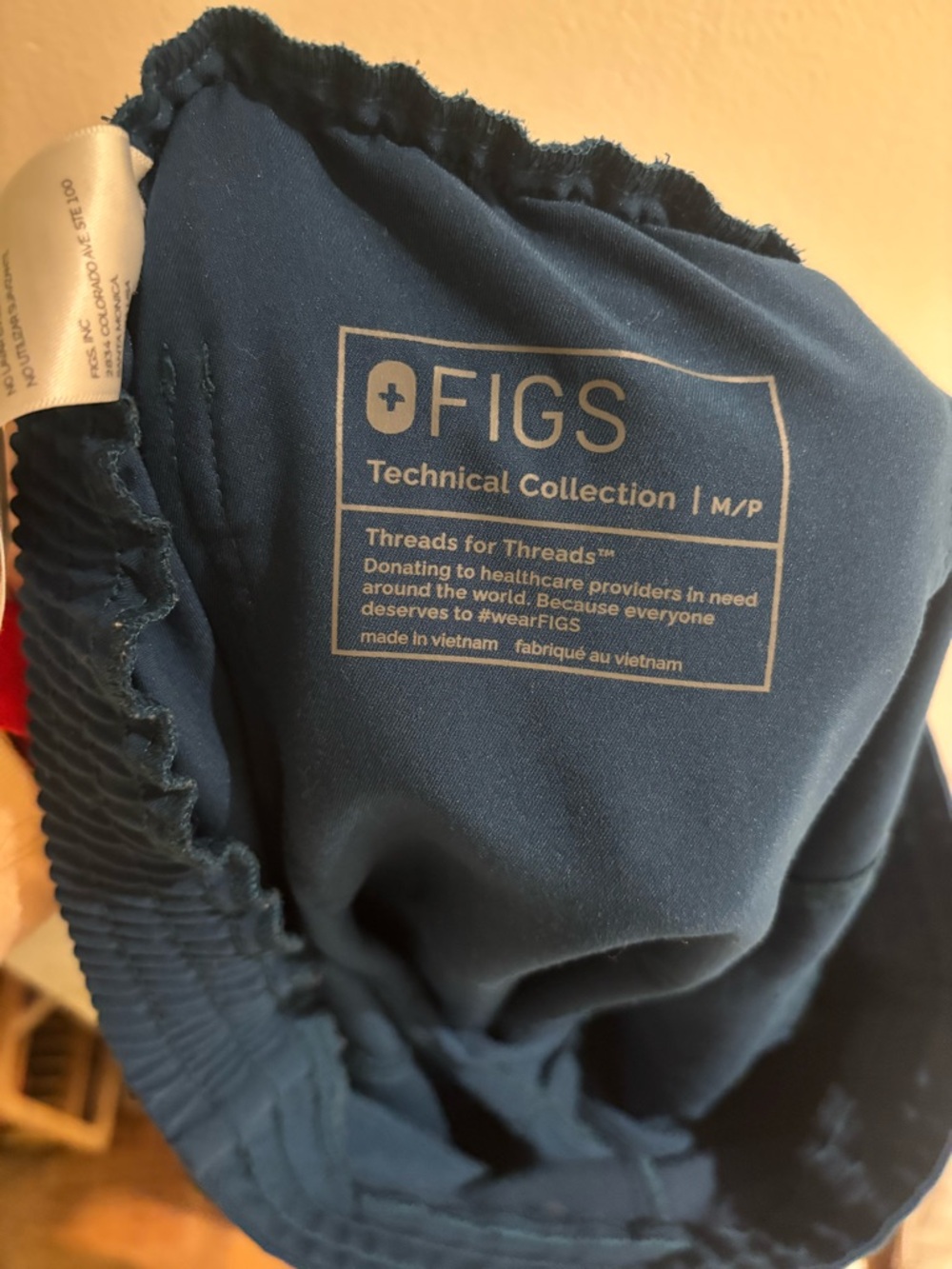 Figs Yola Skinny Scrub Pants in Deep Reef (PO# 2916) Size Medium Petite - Picture 3 of 4